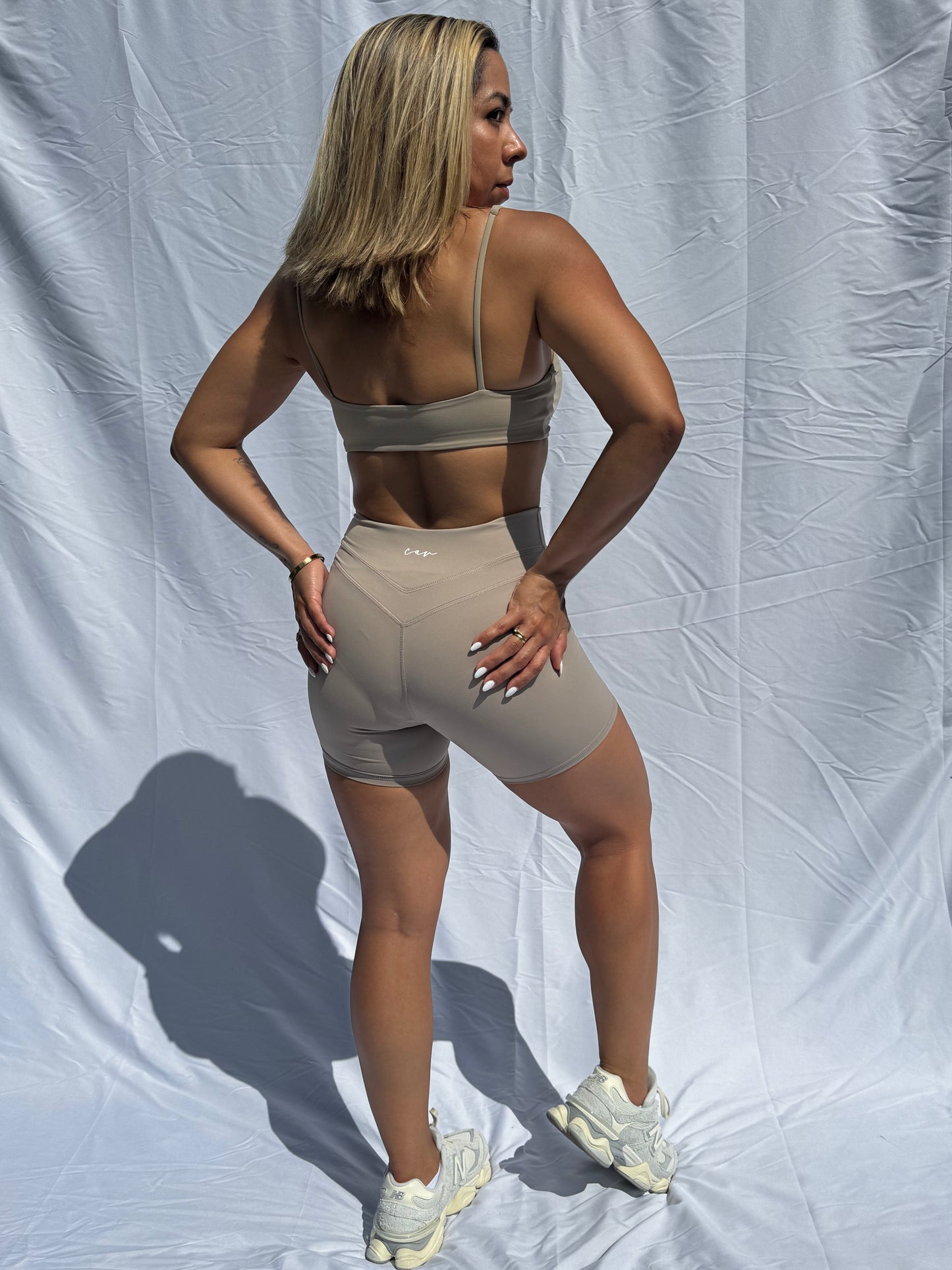 SHORT GYM NUDE